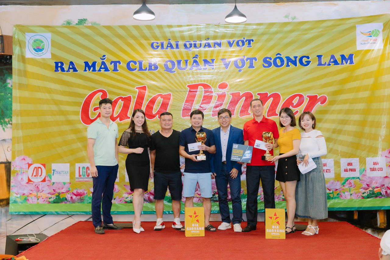 Giải Quần vợt phong trào tại Hà Nội: Hàng trăm vận động viên tham gia tranh tài 