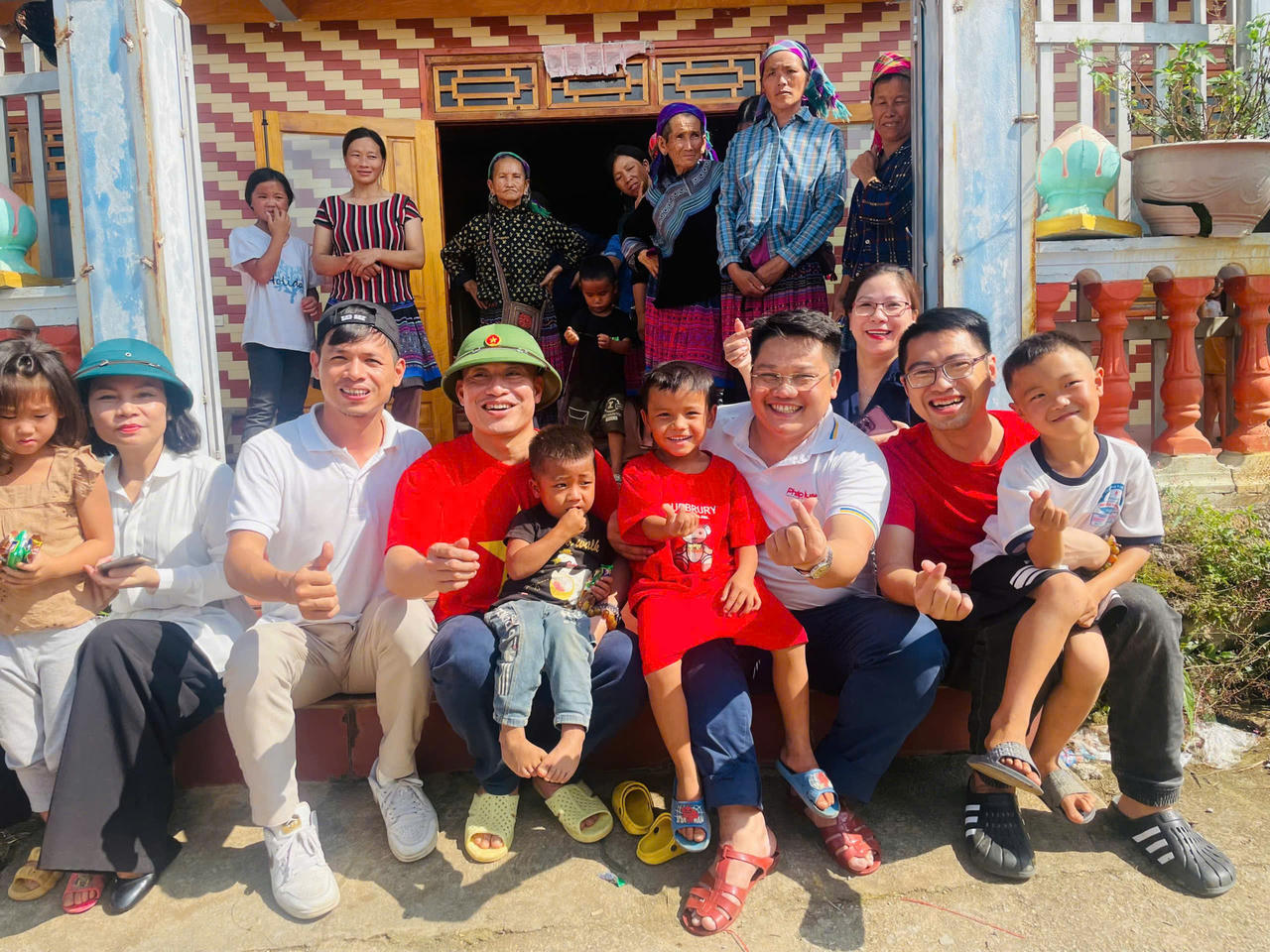 Hành trình không thể quên của những trái tim hướng về vùng lũ