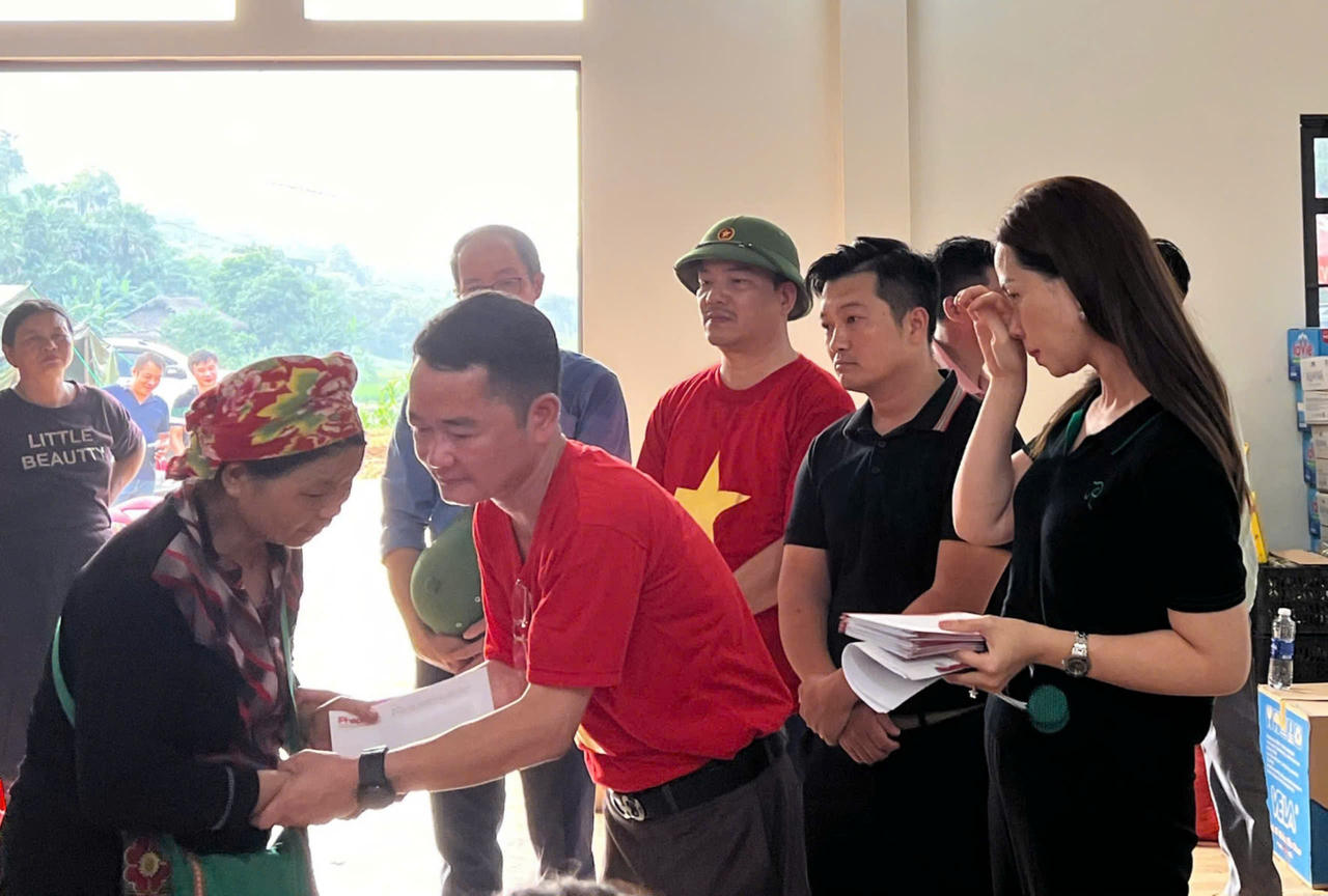 Hành trình không thể quên của những trái tim hướng về vùng lũ