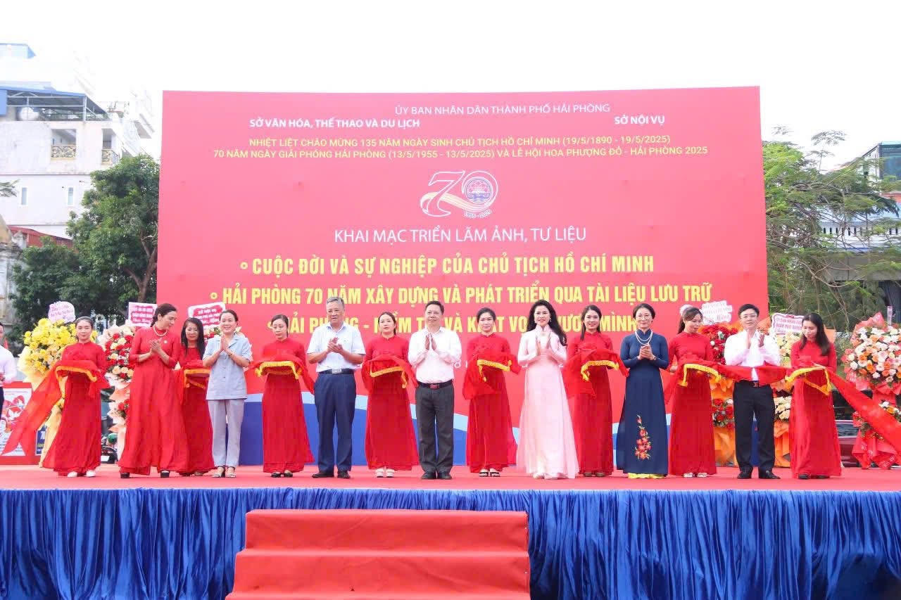 Khai mạc triển lãm ảnh, tư liệu đặc biệt nhân dịp kỷ niệm 70 năm Giải phóng Hải Phòng và 135 năm ngày sinh Chủ tịch Hồ Chí Minh