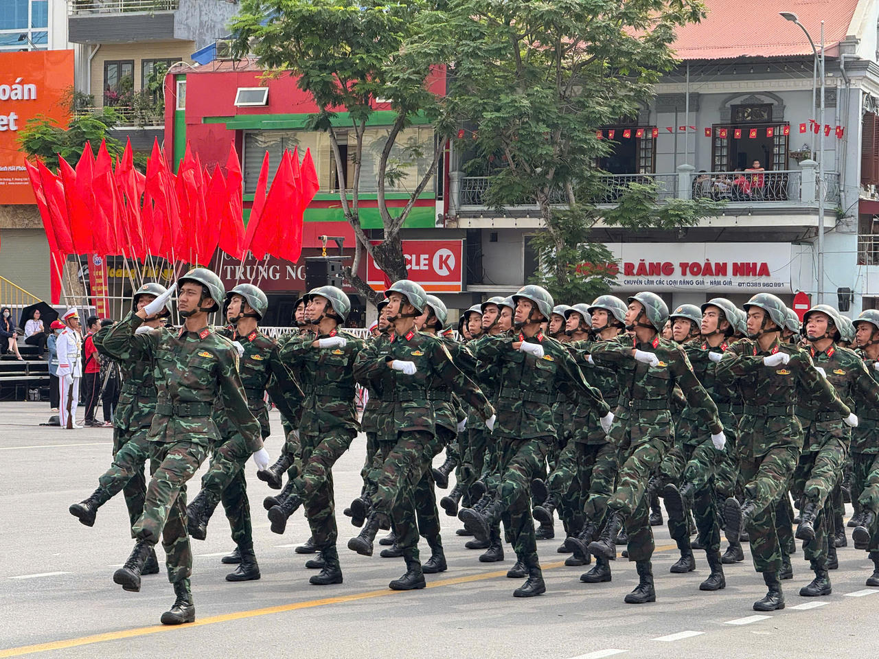  Tổng duyệt đội ngũ - diễu hành quần chúng kỷ niệm 70 năm Ngày Giải phóng Hải Phòng