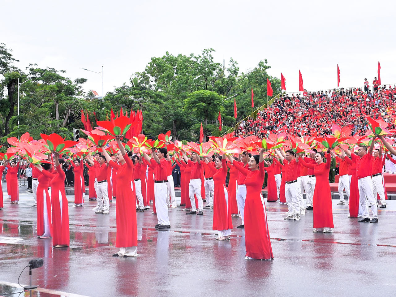 Tưng bừng kỷ niệm 70 năm Ngày giải phóng Hải Phòng