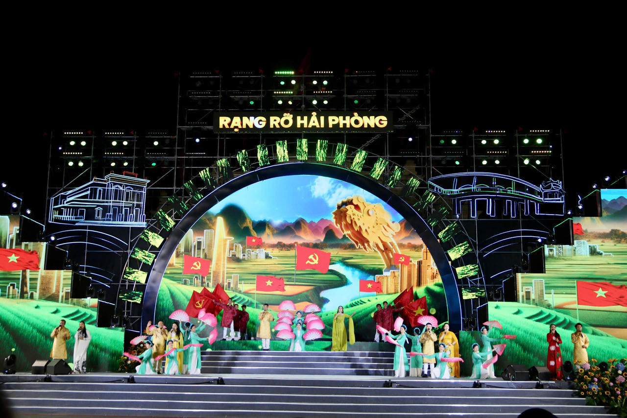 Hân hoan chào mừng thành lập đơn vị hành chính mới