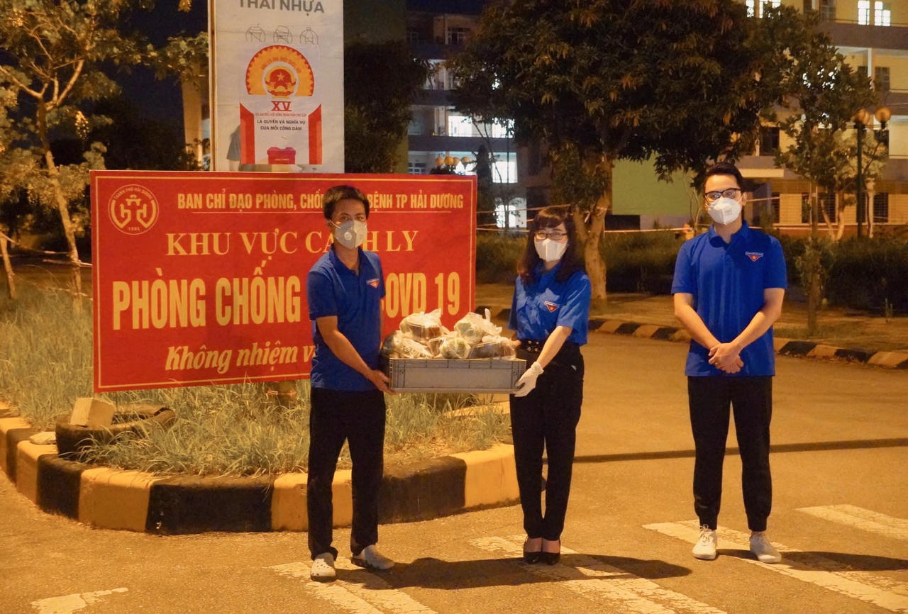 Công ty TNHH Long Hải tiếp sức cho lực lượng tuyến đầu chống dịch