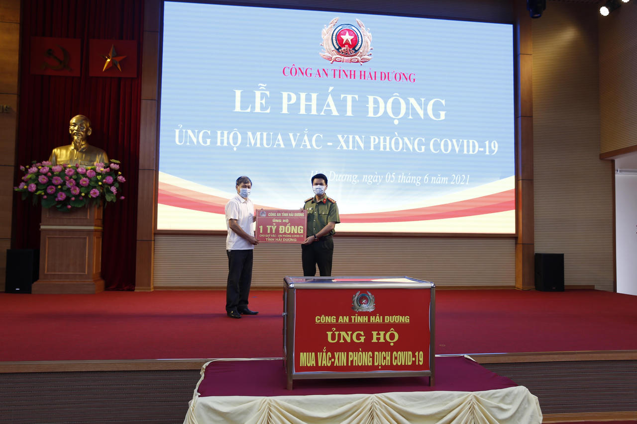 Công an Hải Dương ủng hộ 1 tỷ đồng vào Quỹ vaccine phòng COVID-19