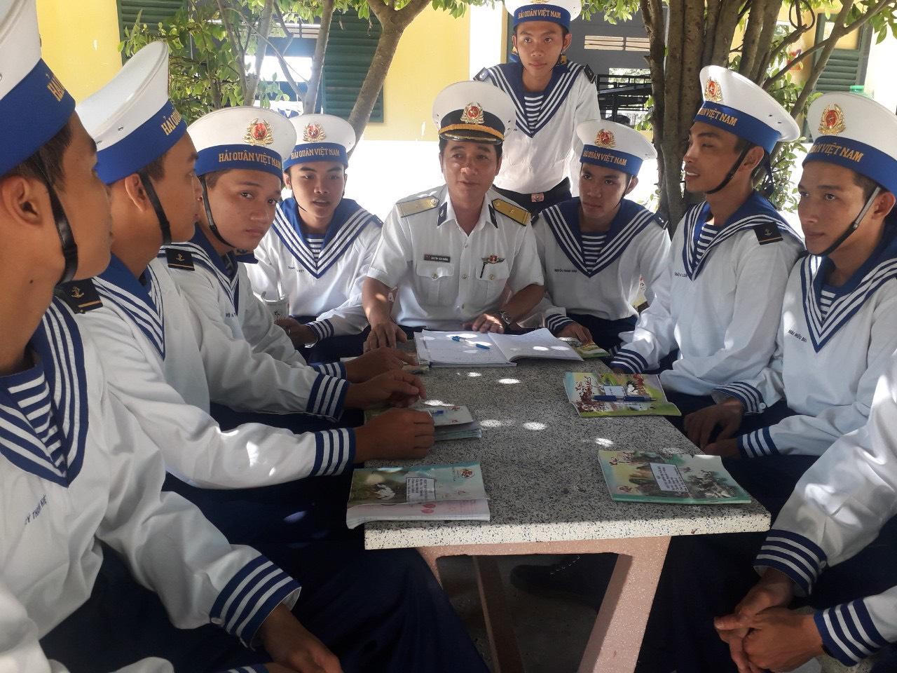 Thủ lĩnh đoàn tuổi 40 vẫn tràn đầy nhiệt huyết, năng động