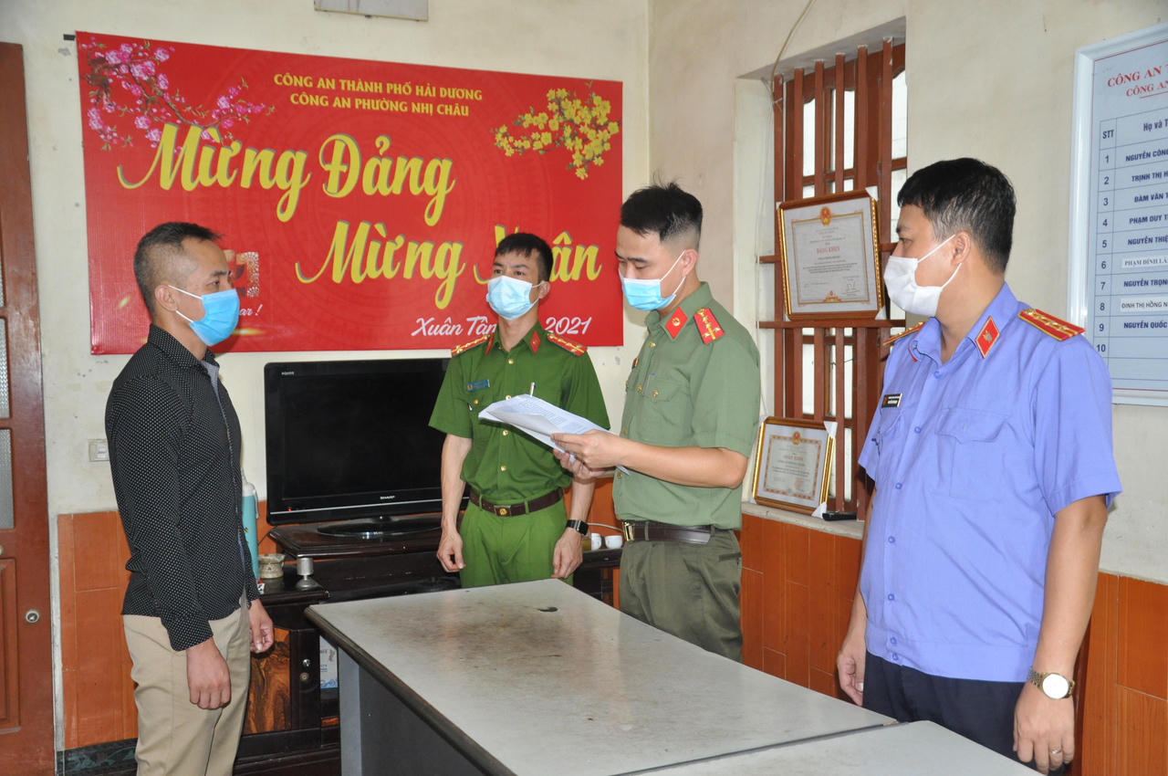 Bắt đối tượng tổ chức cho người trốn đi nước ngoài liên quan đến vụ lây lan dịch bệnh ở Hải Dương