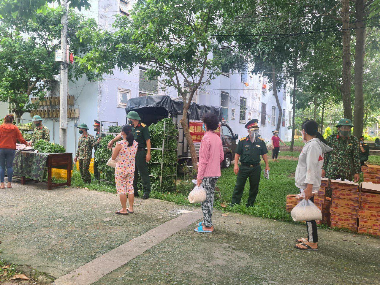 Sư đoàn 9 (Quân đoàn 4): San sẻ khó khăn cùng nhân dân dân chung tay chiến thắng dịch COVID-19 