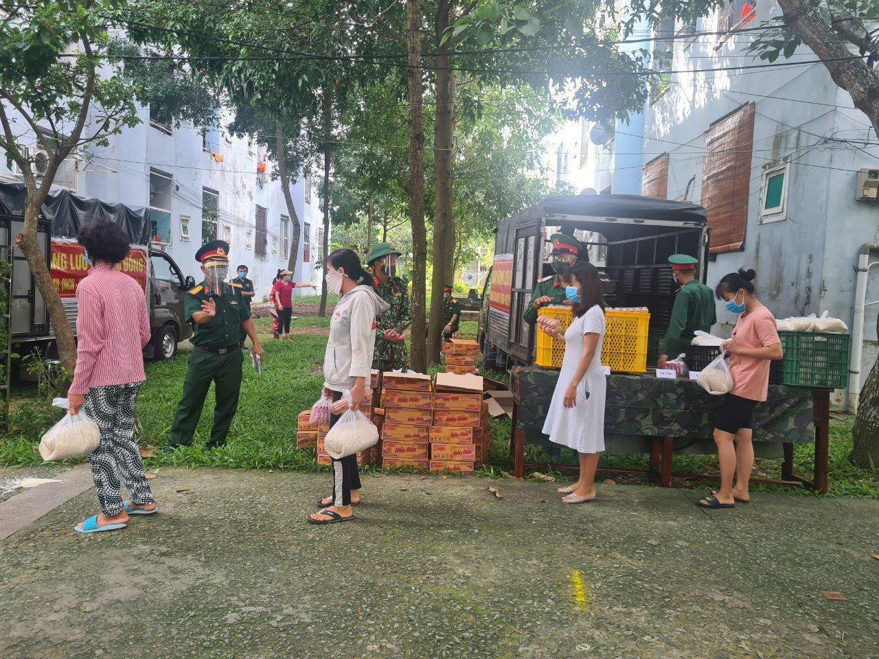 Sư đoàn 9 (Quân đoàn 4): San sẻ khó khăn cùng nhân dân dân chung tay chiến thắng dịch COVID-19 