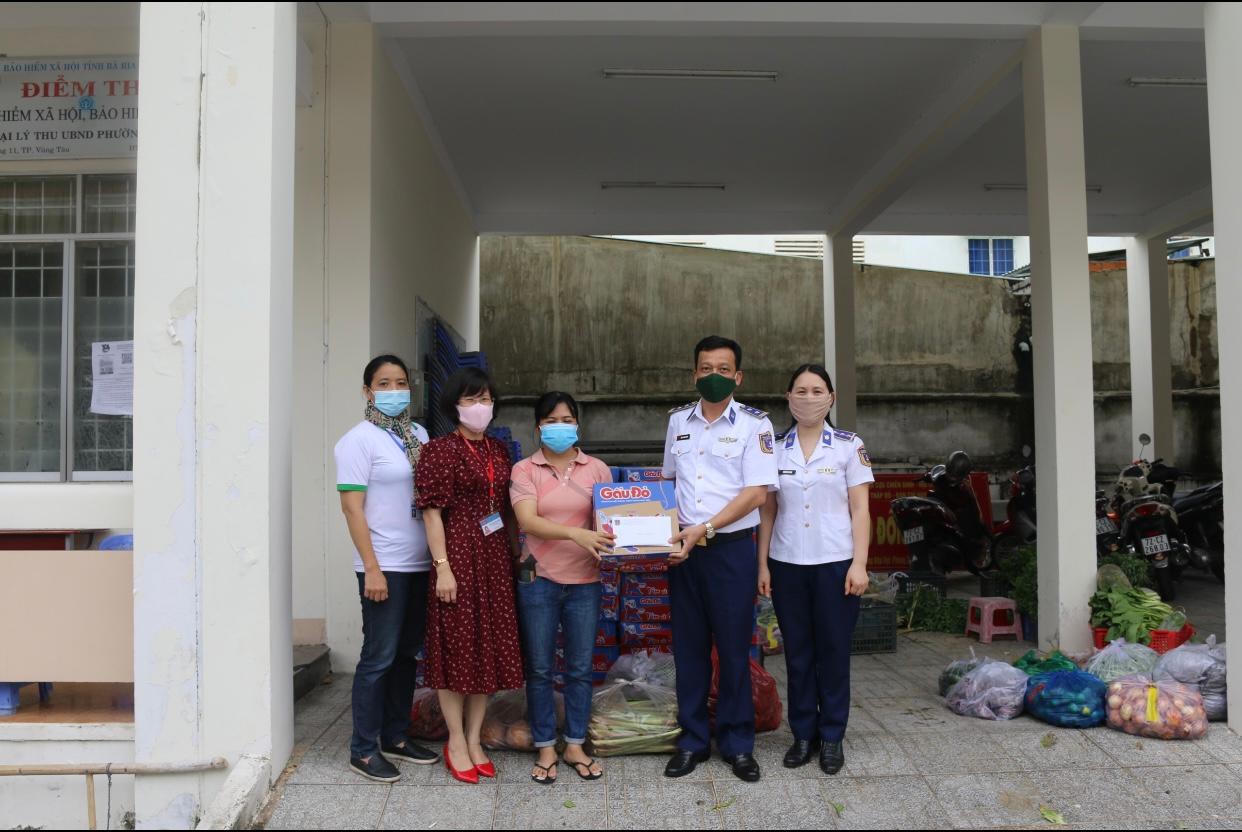 Bộ Tư lệnh Cảnh sát biển đẩy mạnh hoạt động “Cảnh sát biển đồng hành với ngư dân”