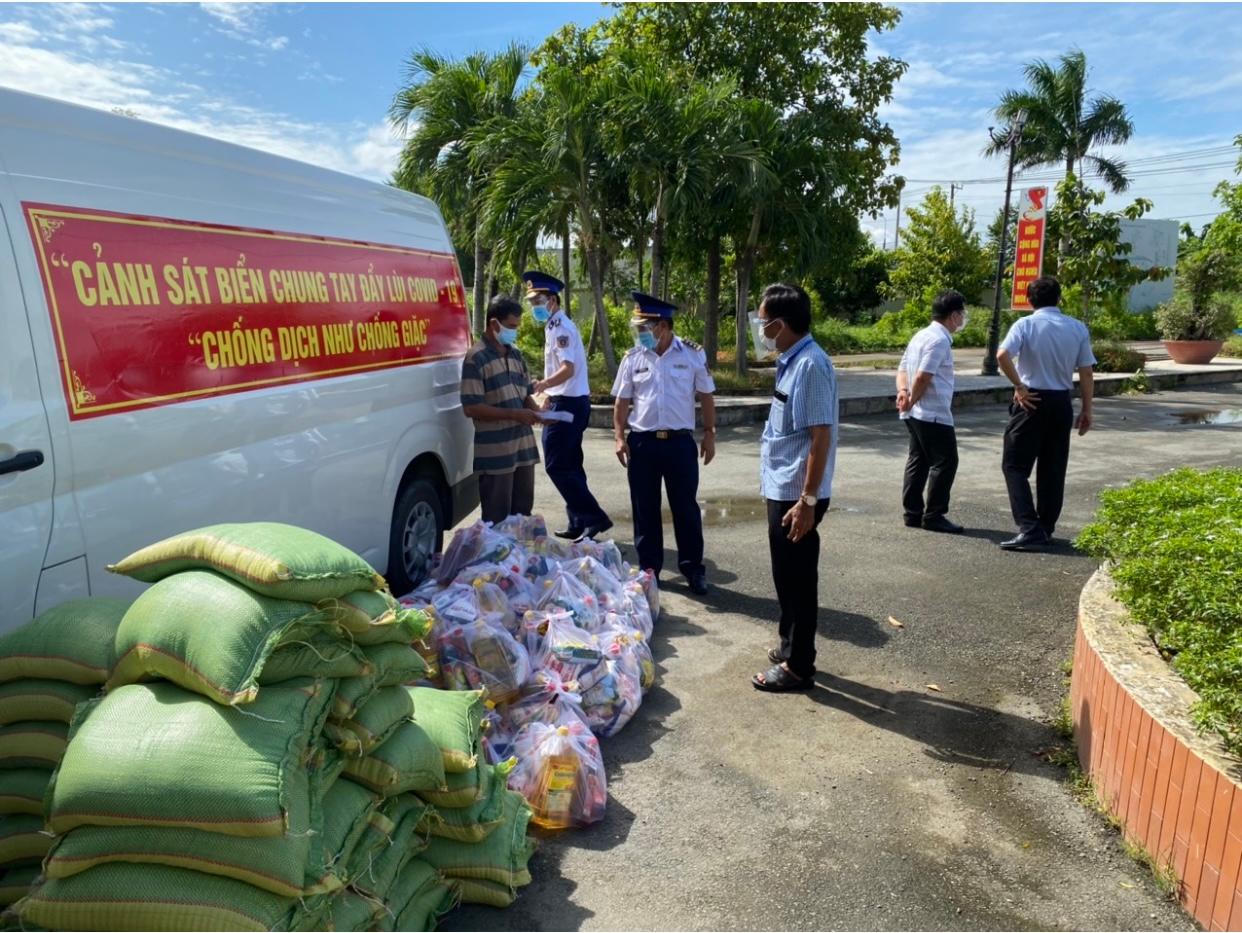 Bộ Tư lệnh Cảnh sát biển đẩy mạnh hoạt động “Cảnh sát biển đồng hành với ngư dân”