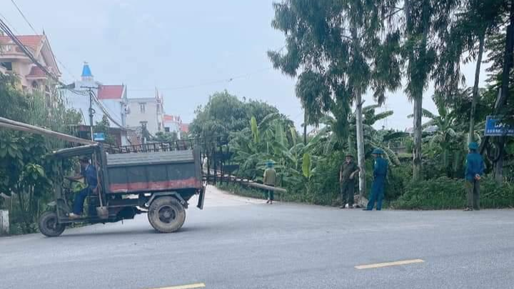 Các xã, thị trấn ở huyện Nam Sách (Hải Dương) đồng loạt lập chốt kiểm soát người và phương tiện qua lại