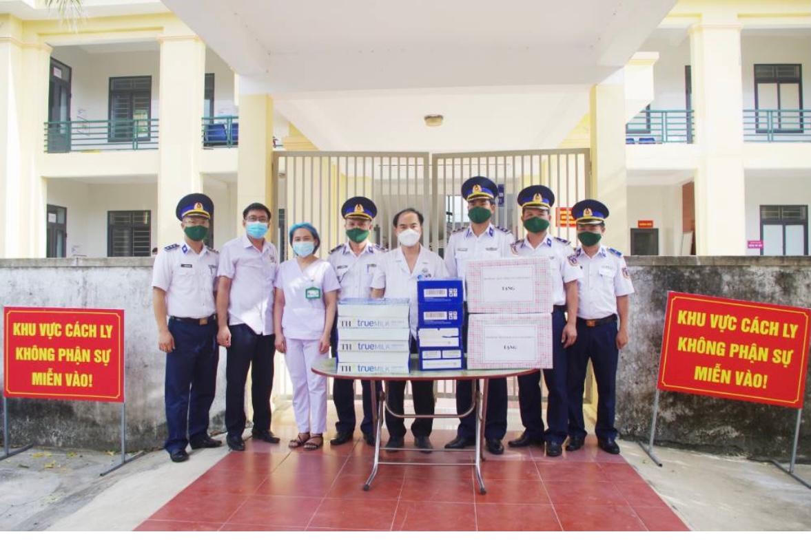 Cảnh sát biển thăm, động viên, hỗ trợ các lực lượng làm nhiệm vụ tại chốt kiểm dịch