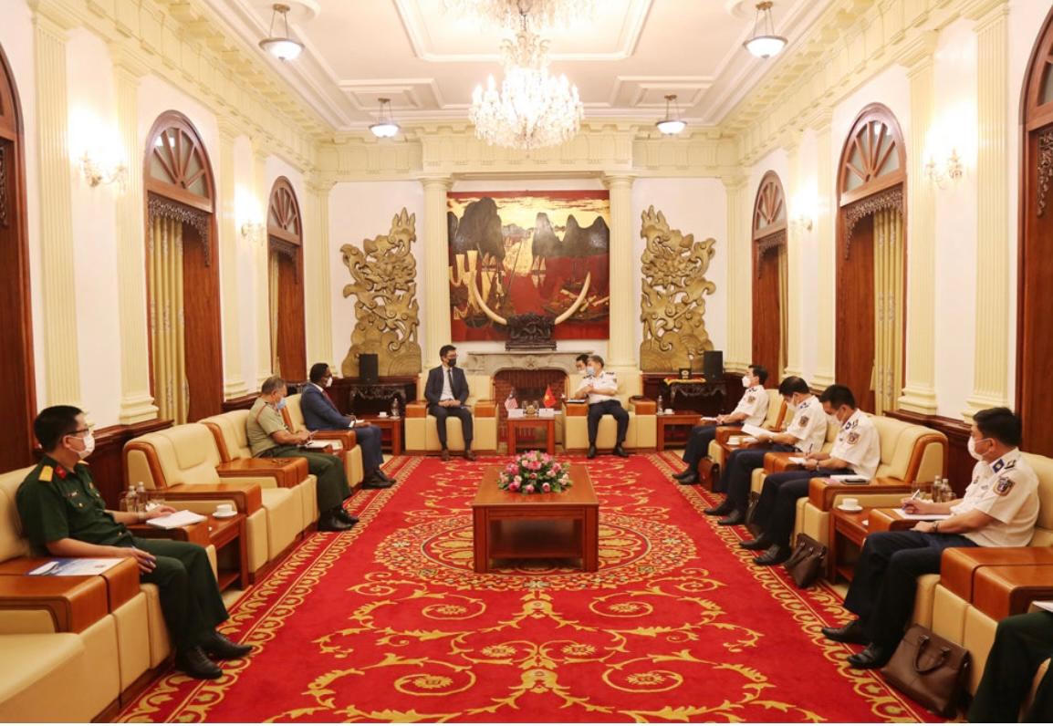 Tư lệnh Cảnh sát biển Việt Nam gặp và làm việc với Tham tán Công sứ Malaysia