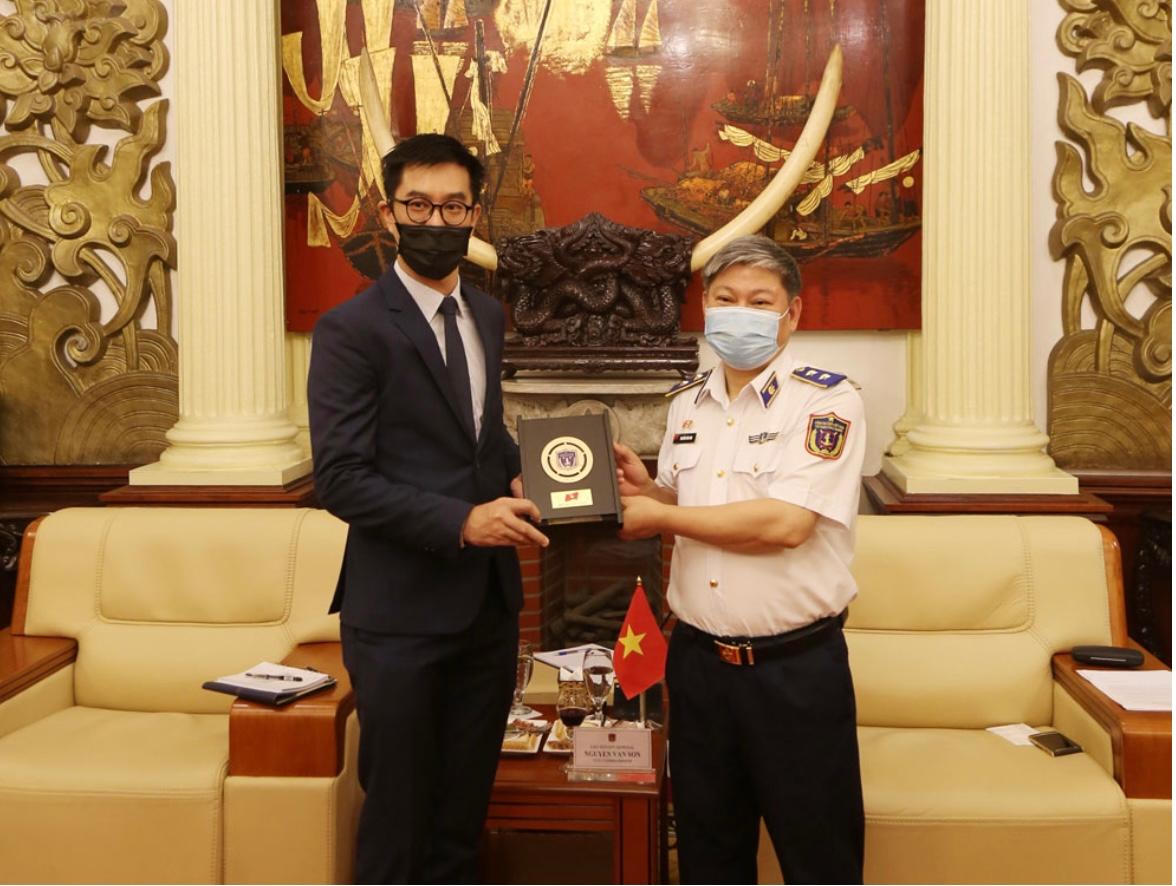 Tư lệnh Cảnh sát biển Việt Nam gặp và làm việc với Tham tán Công sứ Malaysia