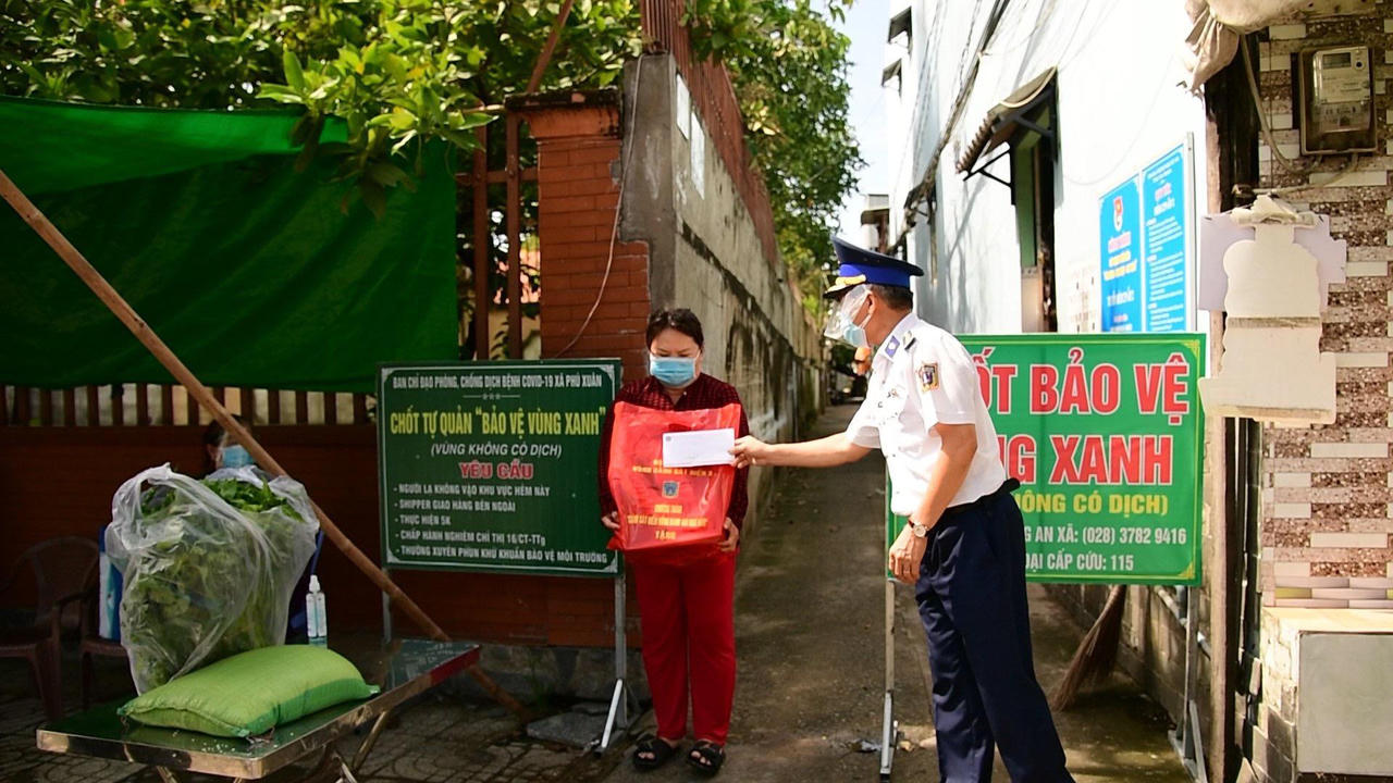 Bộ Tư lệnh Cảnh sát biển đẩy mạnh các hoạt động giúp đỡ nhân dân bị ảnh hưởng dịch COVID-19