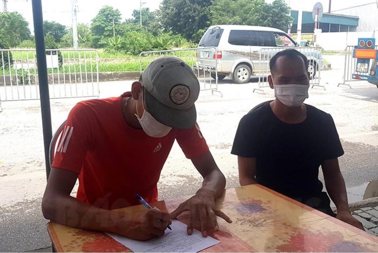 Thêm 2 trường hợp xuất trình giấy xét nghiệm COVID-19 nghi giả để qua chốt kiểm dịch 