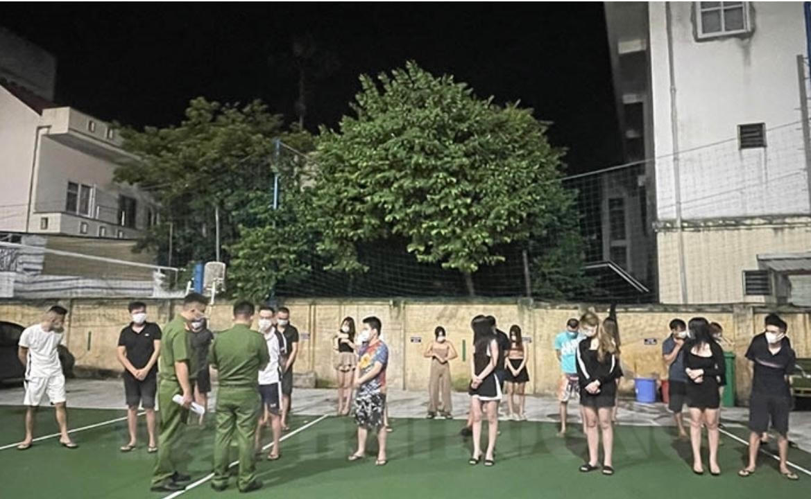 Nhóm thanh niên liên tỉnh rủ nhau 'chơi' ma túy trong nhà nghỉ