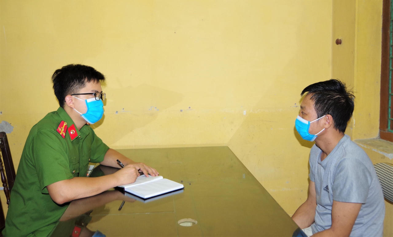 Bắt giữ thủ kho Công ty cổ phần Tập đoàn Hoa Sen - chi nhánh tỉnh Hải Dương