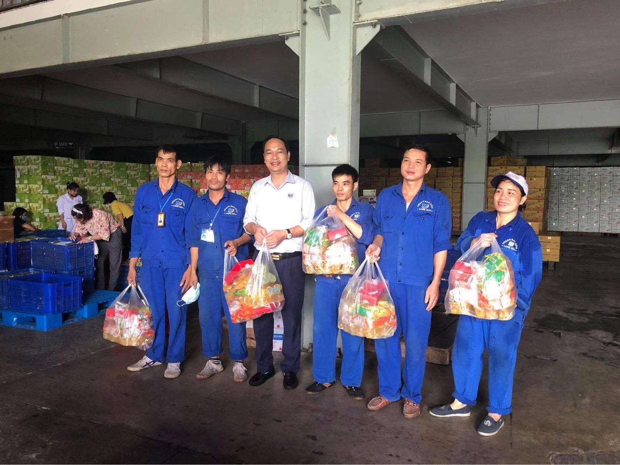 Thạch rau câu Long Hải trao quà, vui Tết Trung thu 