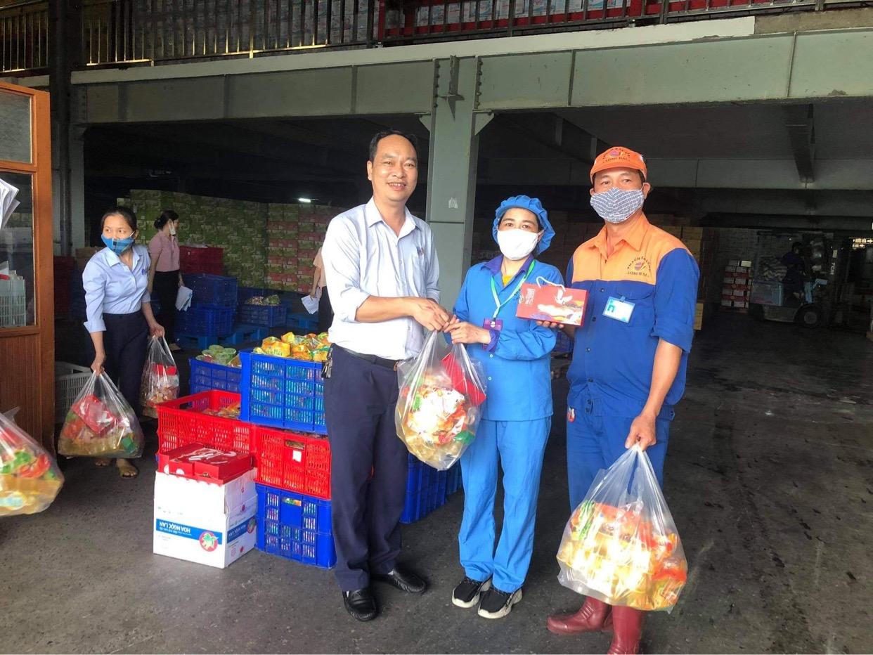 Thạch rau câu Long Hải trao quà, vui Tết Trung thu 