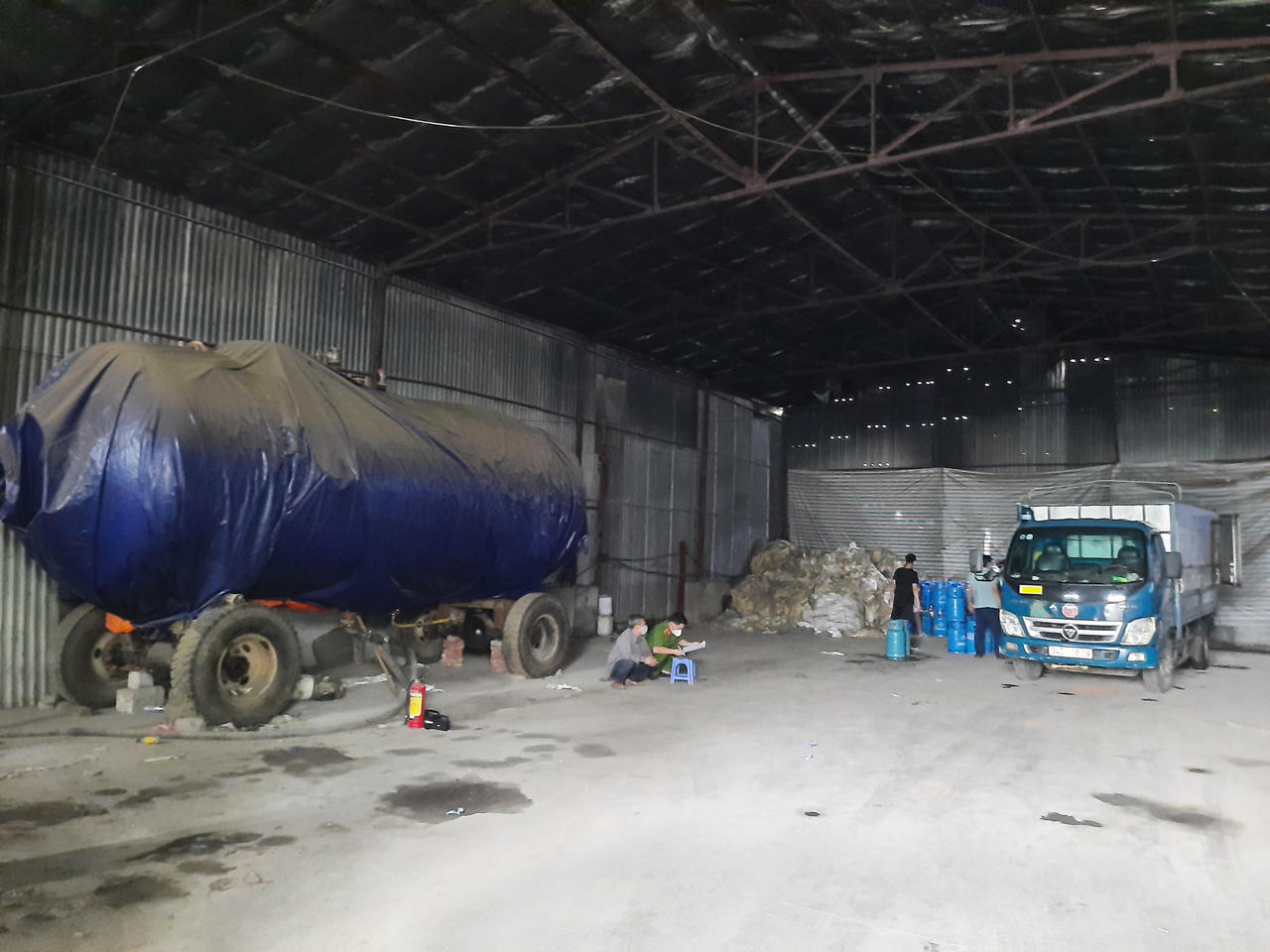 Hải Dương phát hiện cơ sở sang chiết trái phép hàng trăm tấn gas