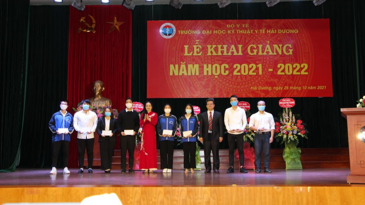 Trường Đại học Kỹ thuật Y tế Hải Dương khai giảng năm học 2021-2022