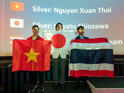 2 sinh viên Trường Đại học Công nghiệp Hà Nội giành Huy chương Bạc thi Kỹ năng nghề thế giới