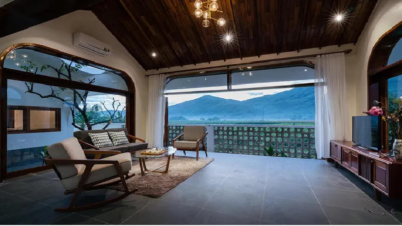 Cận cảnh ngôi nhà 'trăm năm không cũ' giữa đồng quê Bình Định