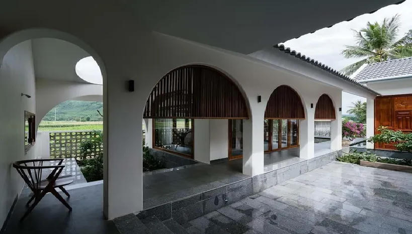 Cận cảnh ngôi nhà 'trăm năm không cũ' giữa đồng quê Bình Định