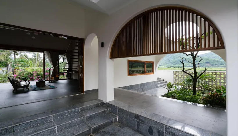 Cận cảnh ngôi nhà 'trăm năm không cũ' giữa đồng quê Bình Định