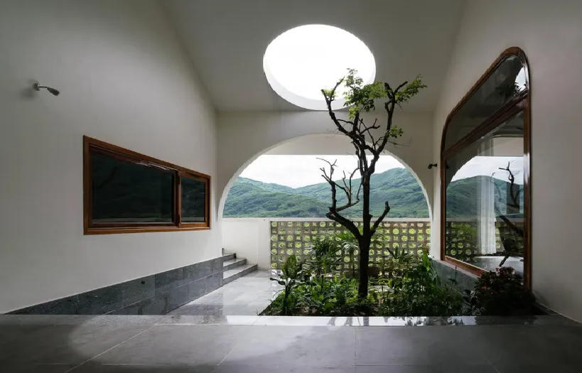 Cận cảnh ngôi nhà 'trăm năm không cũ' giữa đồng quê Bình Định