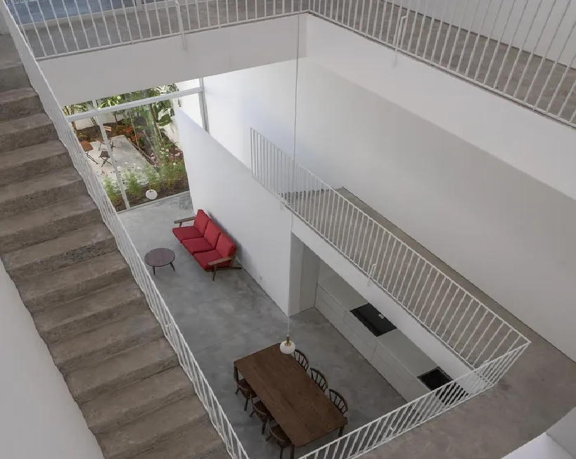 Nhà Đà Nẵng như sàn catwalk đẹp lộng lẫy trên báo ngoại