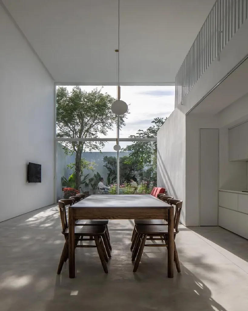 Nhà Đà Nẵng như sàn catwalk đẹp lộng lẫy trên báo ngoại