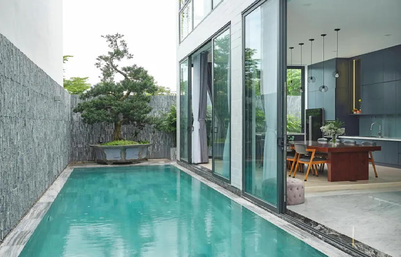 Nhà 3 tầng gây thương nhớ với 'khu vườn trên mây'