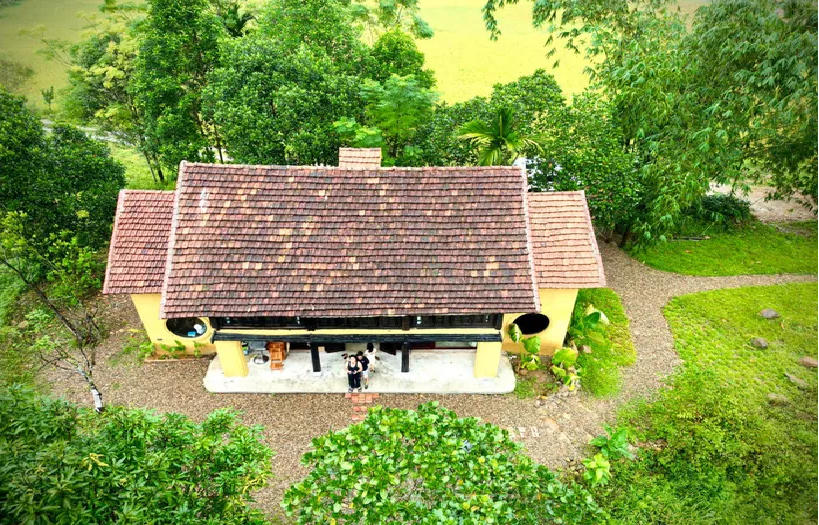 Ngôi nhà nhỏ ở Phú Thọ nằm giữa cánh đồng bao la, gây thích thú với thiết kế theo phong cách xưa