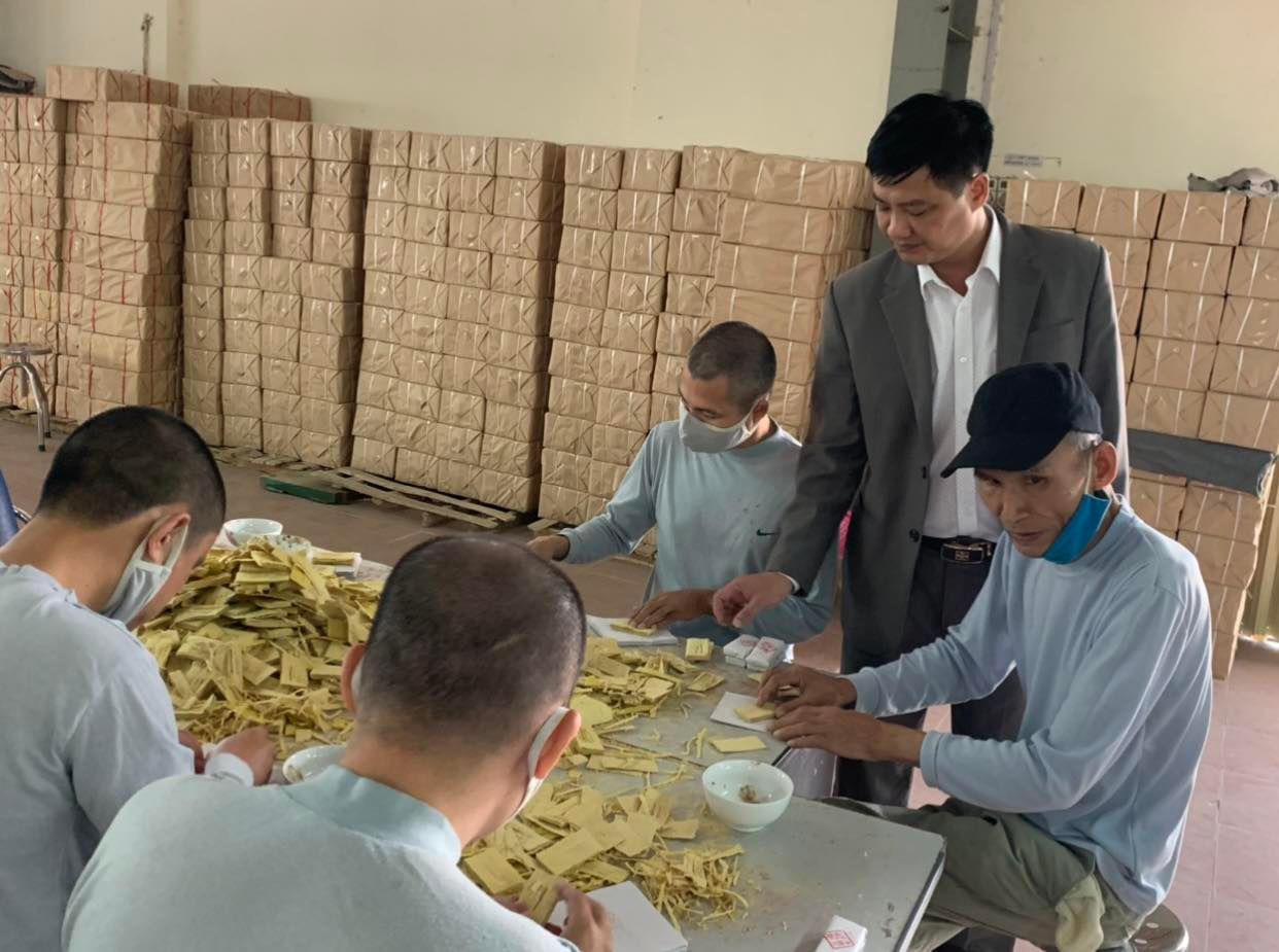 Những người cống hiến lặng thầm tại Trung tâm nuôi dưỡng tâm thần người có công và xã hội 