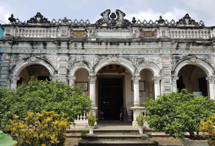 Bí ẩn trong ngôi nhà cổ độc đáo bậc nhất vùng Nam Bộ