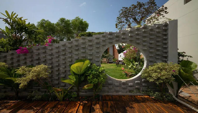 Ngôi nhà 'Dế Mèn' với không gian mát lành nhờ cây xanh, vườn rau sạch trên mái