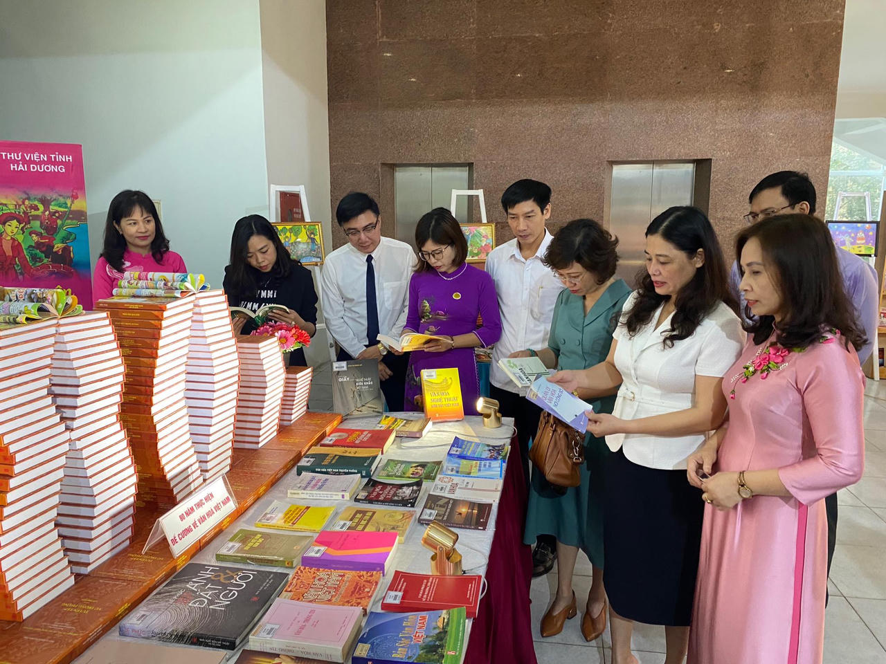 "Ngày sách và văn hoá đọc Việt Nam" lan toả tình yêu sách đến với cộng đồng