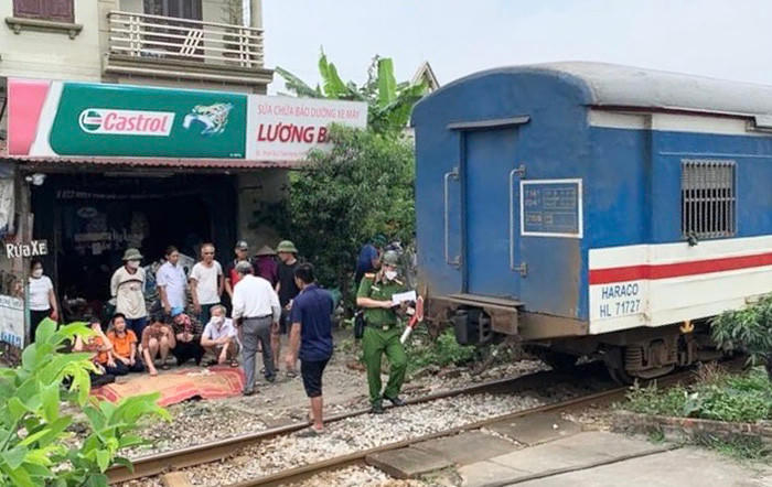 Người đàn ông bị tàu hoả tông tử vong ở Hải Dương