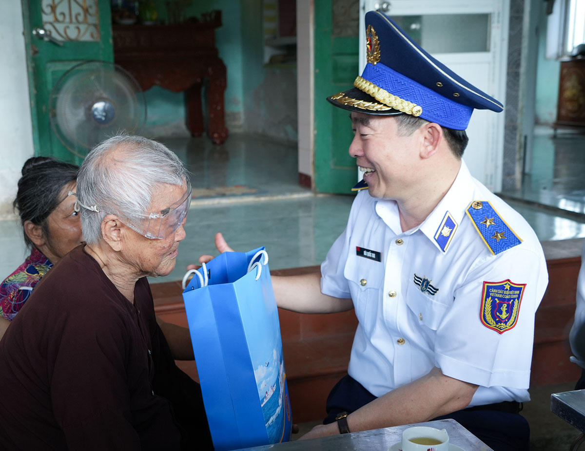 Cảnh sát biển bồi đắp, lan toả tình yêu biển, đảo quê hương cho thế hệ trẻ huyện Thanh Hà