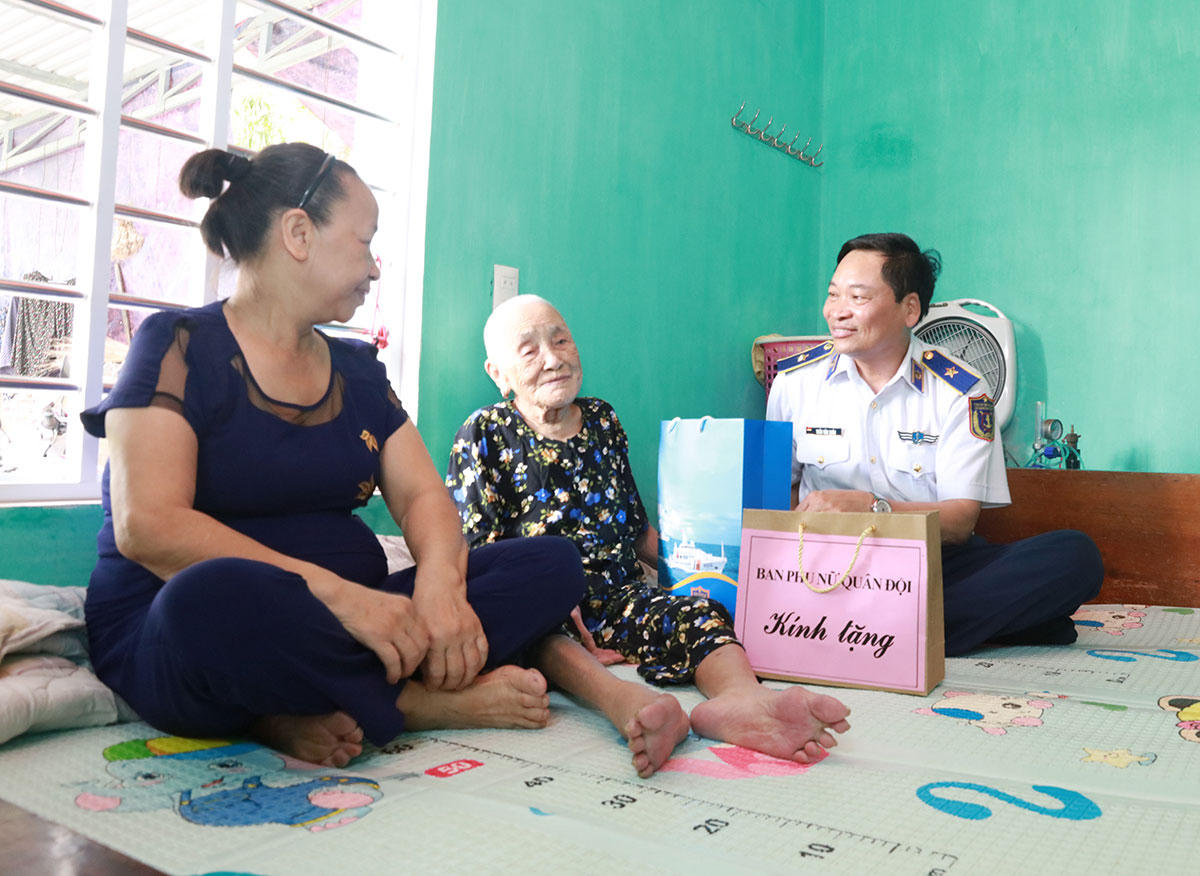 Cảnh sát biển bồi đắp, lan toả tình yêu biển, đảo quê hương cho thế hệ trẻ huyện Thanh Hà