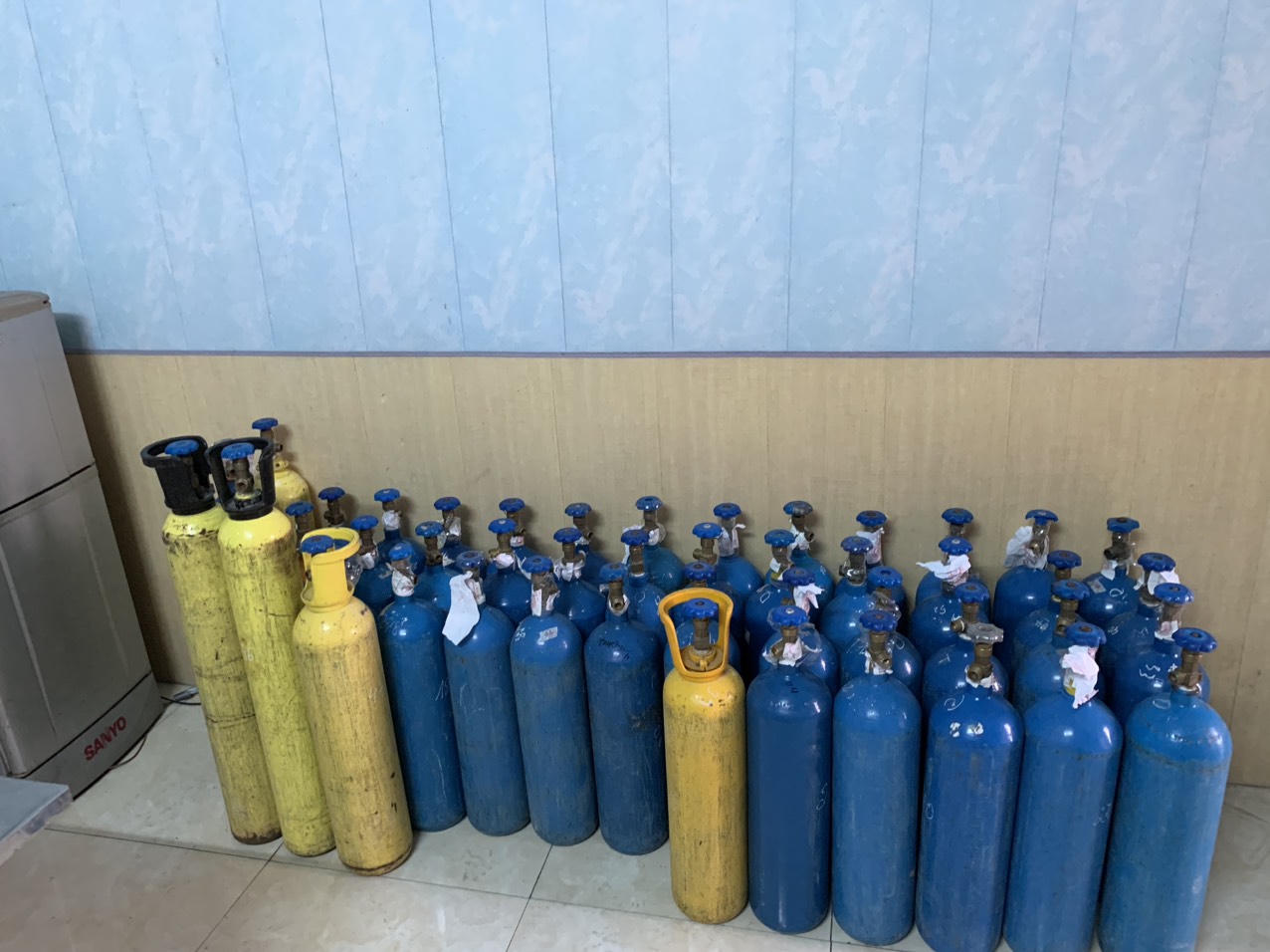 Kinh doanh trái phép bình chứa 'khí cười', một phụ nữ bị xử phạt 34,5 triệu đồng