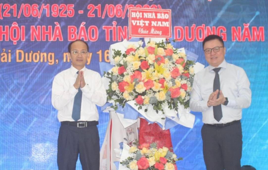 Hải Dương sẽ quan tâm đời sống, điều kiện làm việc của những người làm báo ngày càng tốt hơn