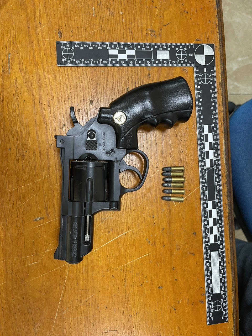 Hải Dương: Bắt giữ đối tượng có 5 tiền án về các tội tàng trữ ma túy và súng quân dụng 