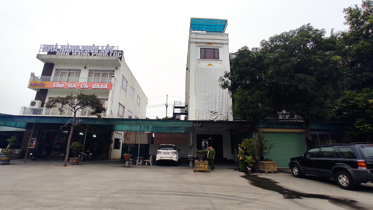 Cẩm Giàng (Hải Dương): Bị đình chỉ hoạt động quán karaoke vẫn cố tình cho khách đến hát