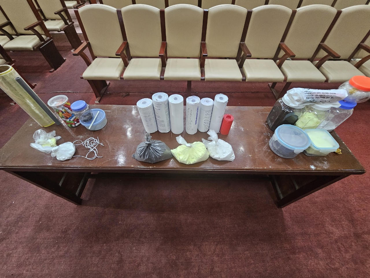 Bình Giang (Hải Dương): Phát hiện nhóm học sinh lớp 9 tự chế tạo pháo mang đến trường đốt