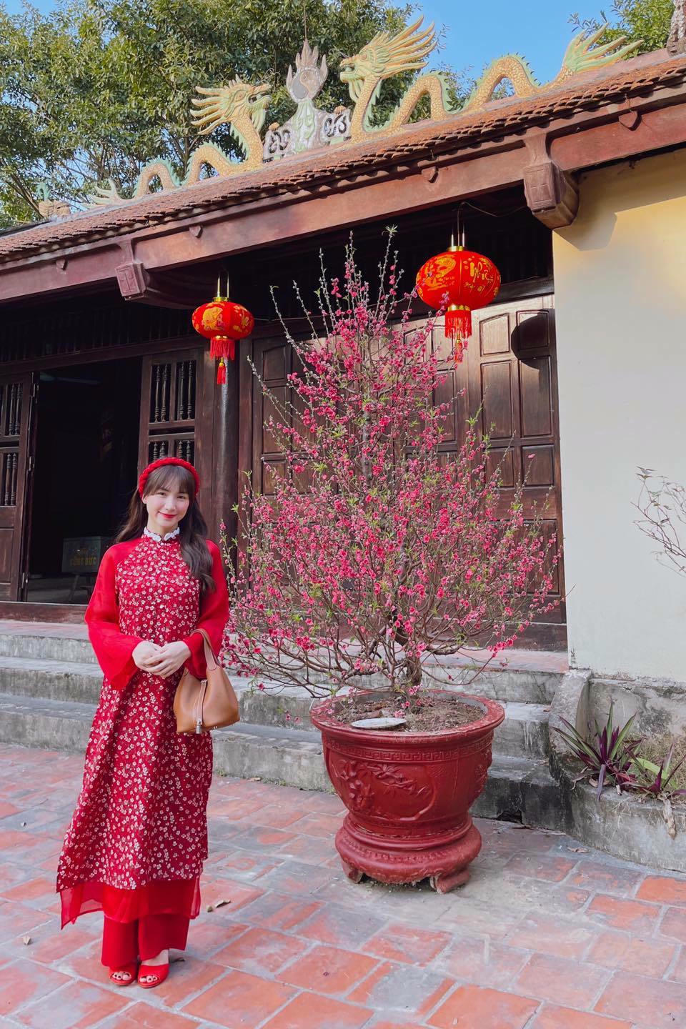  Không chỉ được nhiều like mà Hòa Minzy còn được bão lời khen. (Ảnh: FBNV)