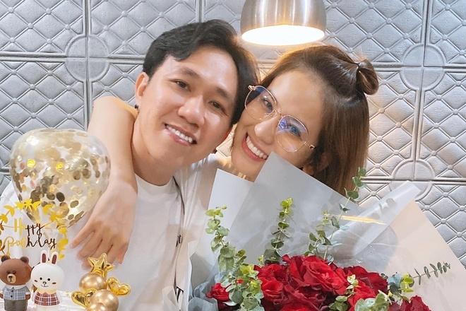 Vợ Lê Dương Bảo Lâm bị phạt vì buôn bán nước hoa giả; Xuân Nghi chia sẻ cách chiến đấu thành công với Covid-19